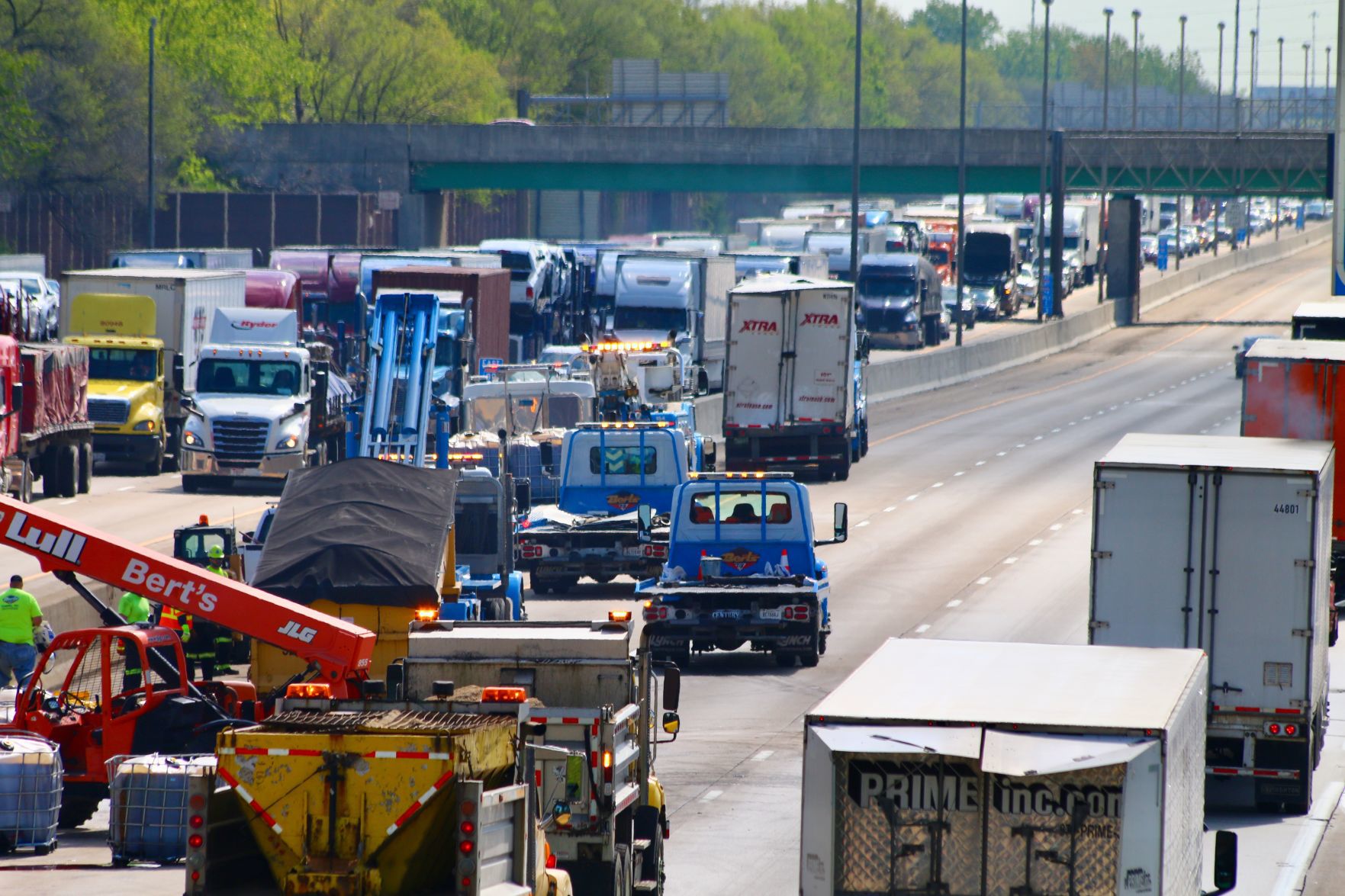 UPDATE: Spilled honey causes sticky situation on I-94; some detours also slow
